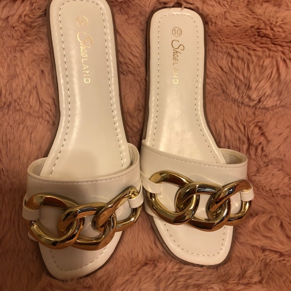 Like New Vegan leather white and gold chain slides - Picture 3 of 3